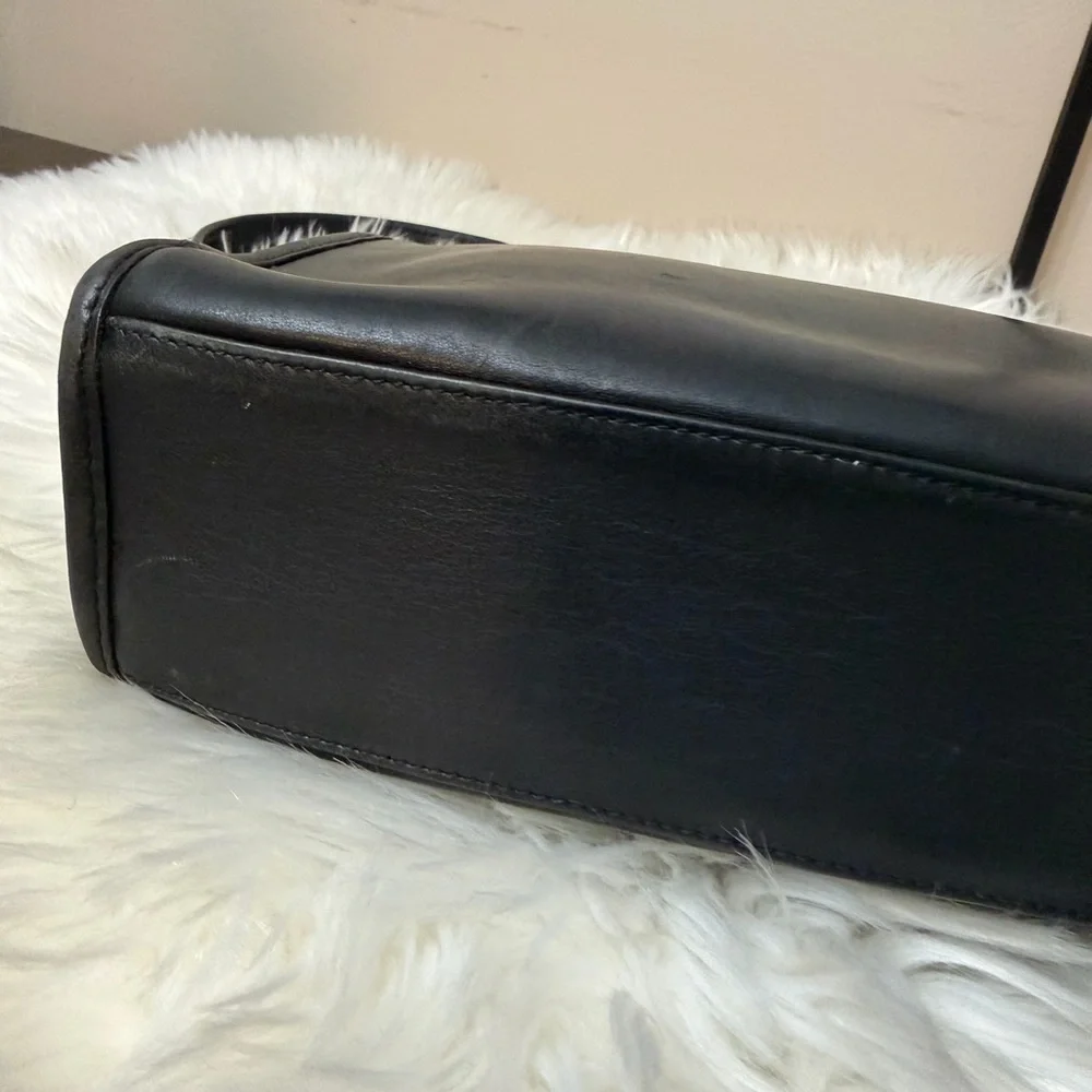 Vintage Coach # 9054 Black Glove-leather Shoulder Bag